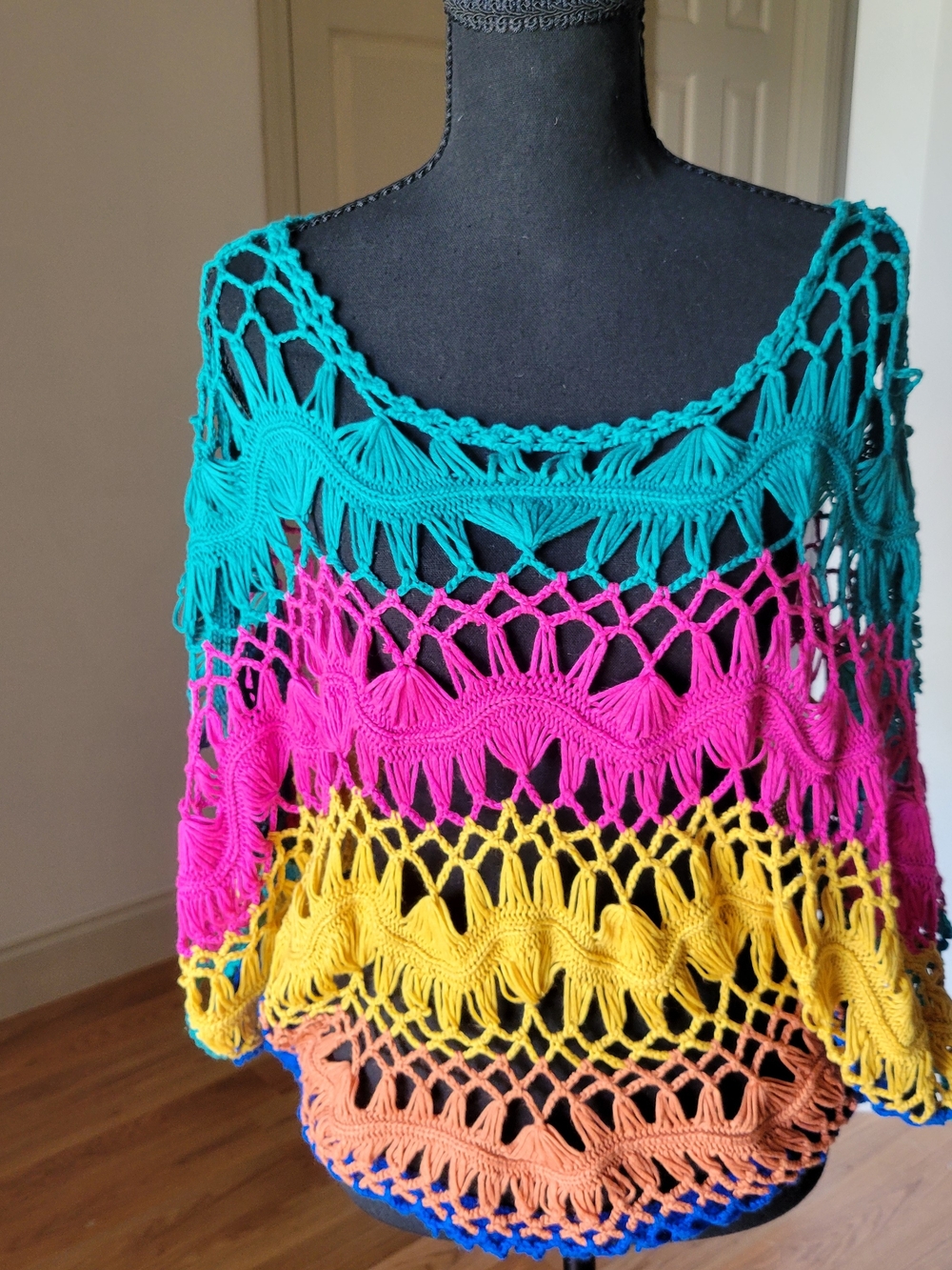 Wet Seal Vintage Y2K Rainbow Stripe Crochet Knit Poncho Top L